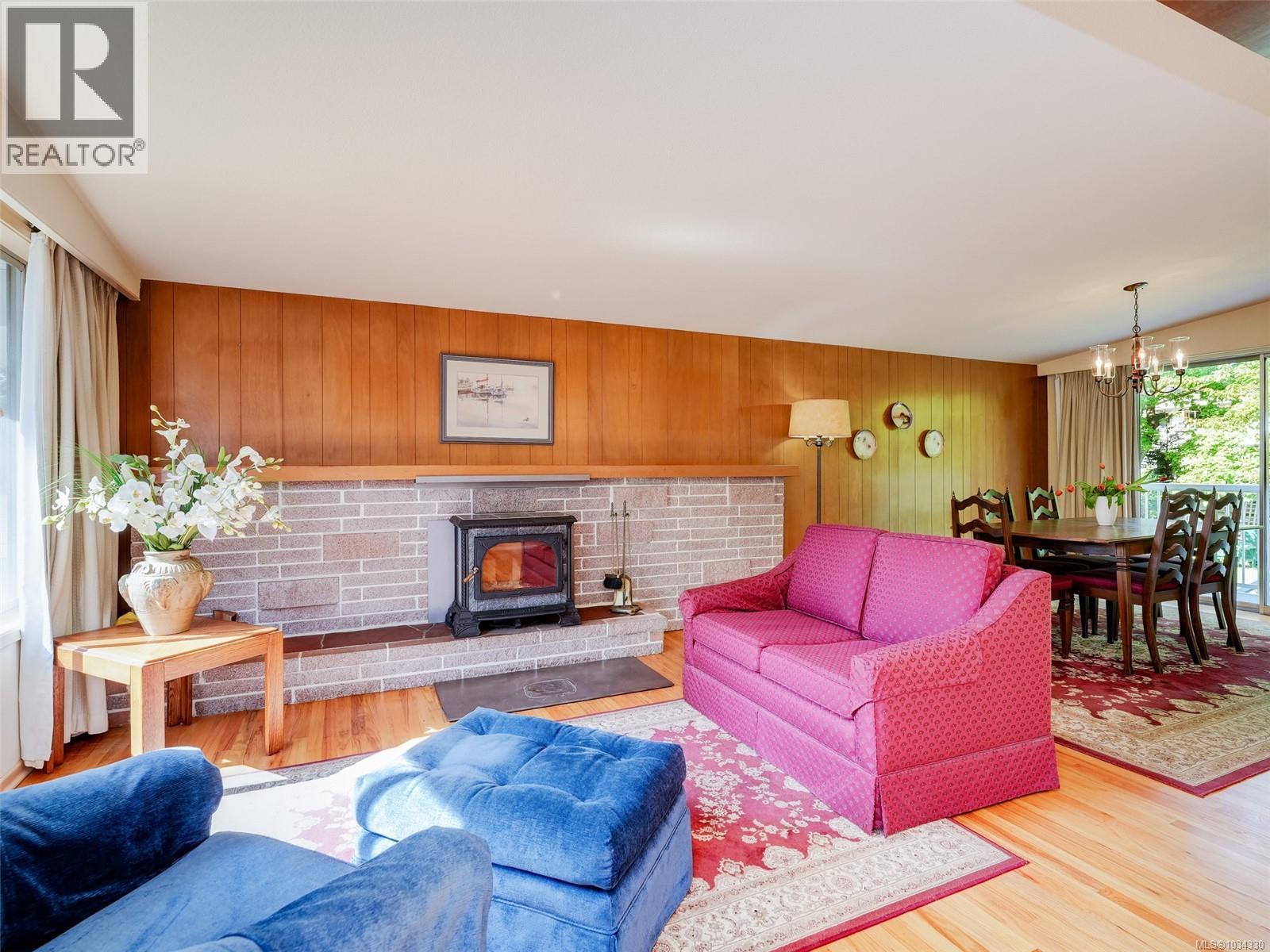2041 Ferndale Rd - 5