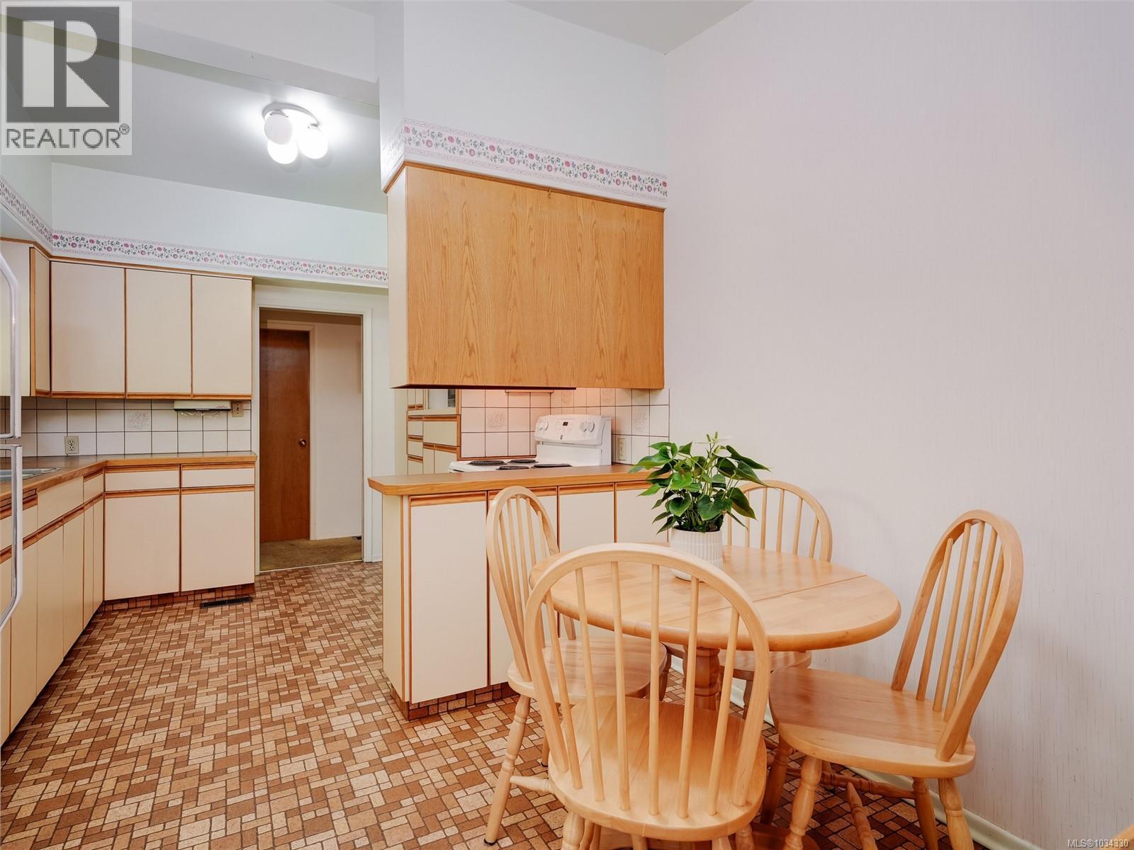  2041 Ferndale Road, Saanich
