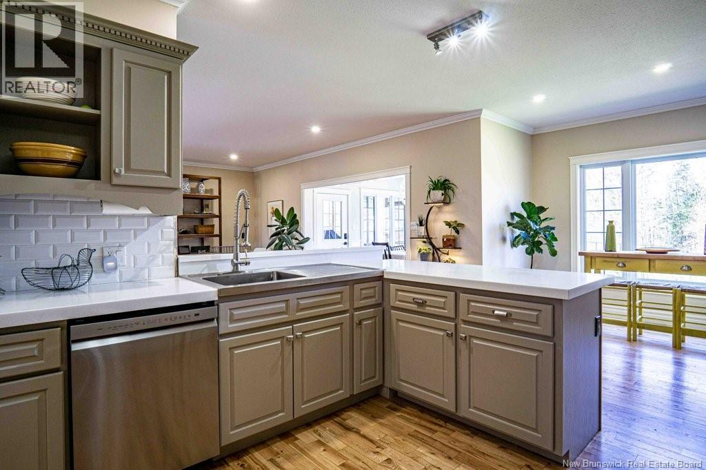 90 MacLean Court - 14