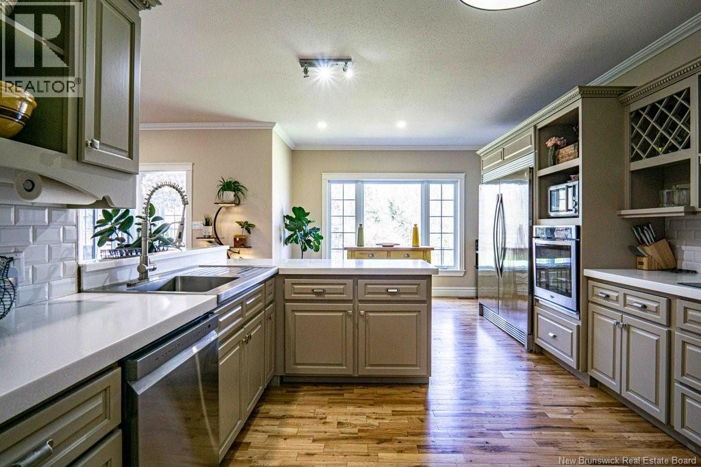 90 MacLean Court - 16