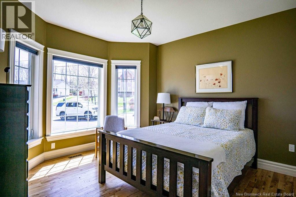 90 MacLean Court - 28