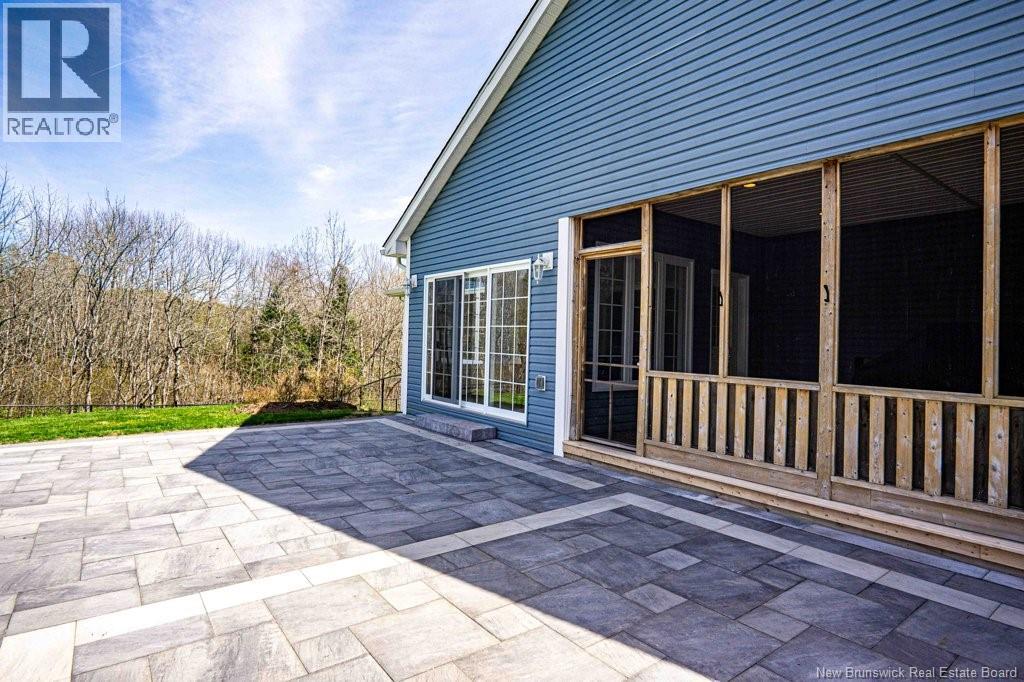 90 MacLean Court - 40