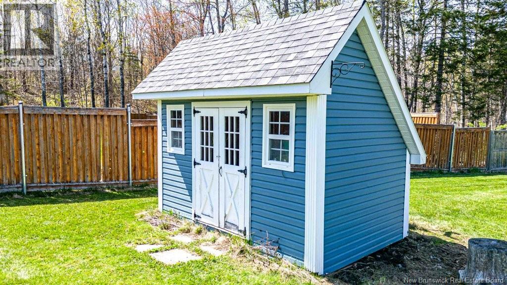 90 MacLean Court - 42