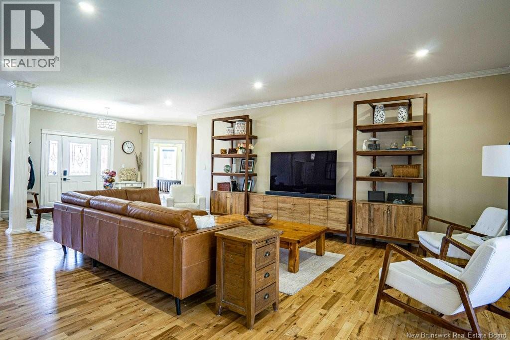 90 MacLean Court - 5