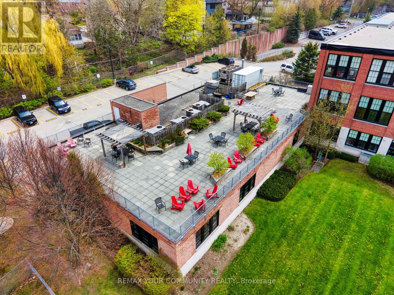 #302 543 TIMOTHY STREET - 3
