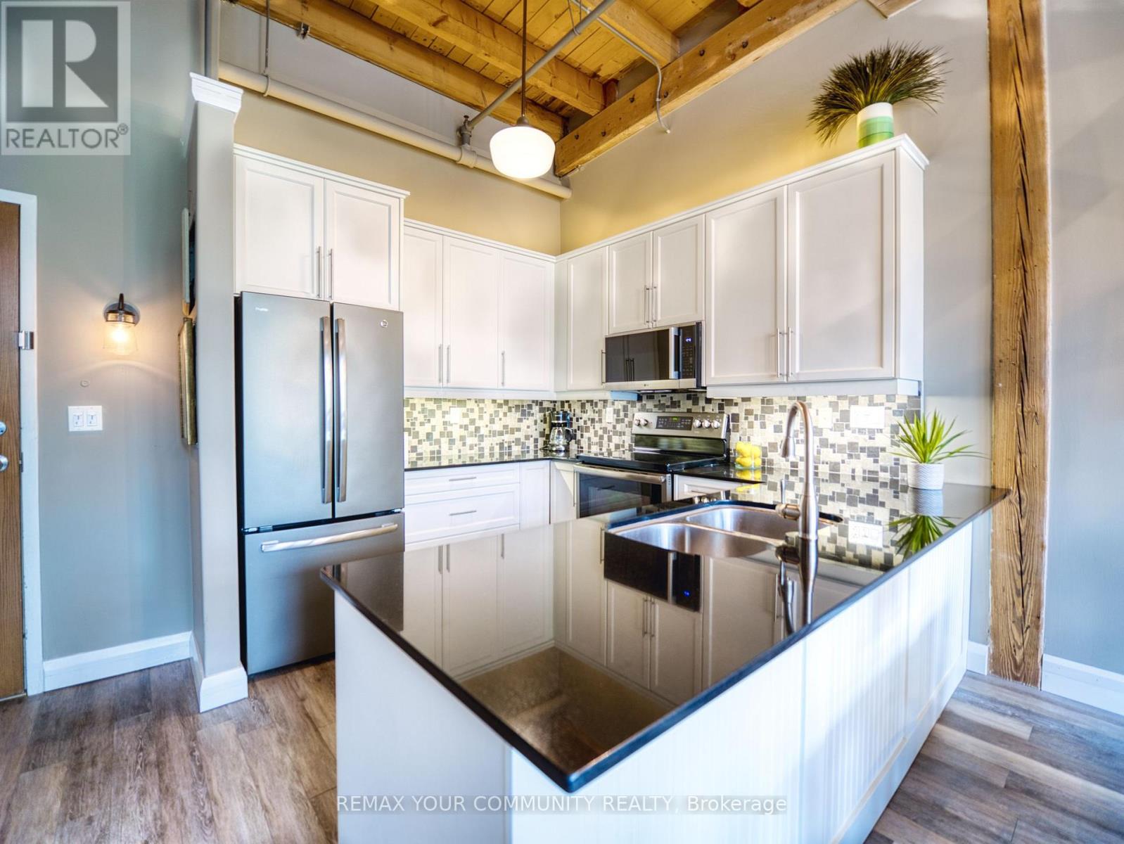 #302 543 TIMOTHY STREET - 9
