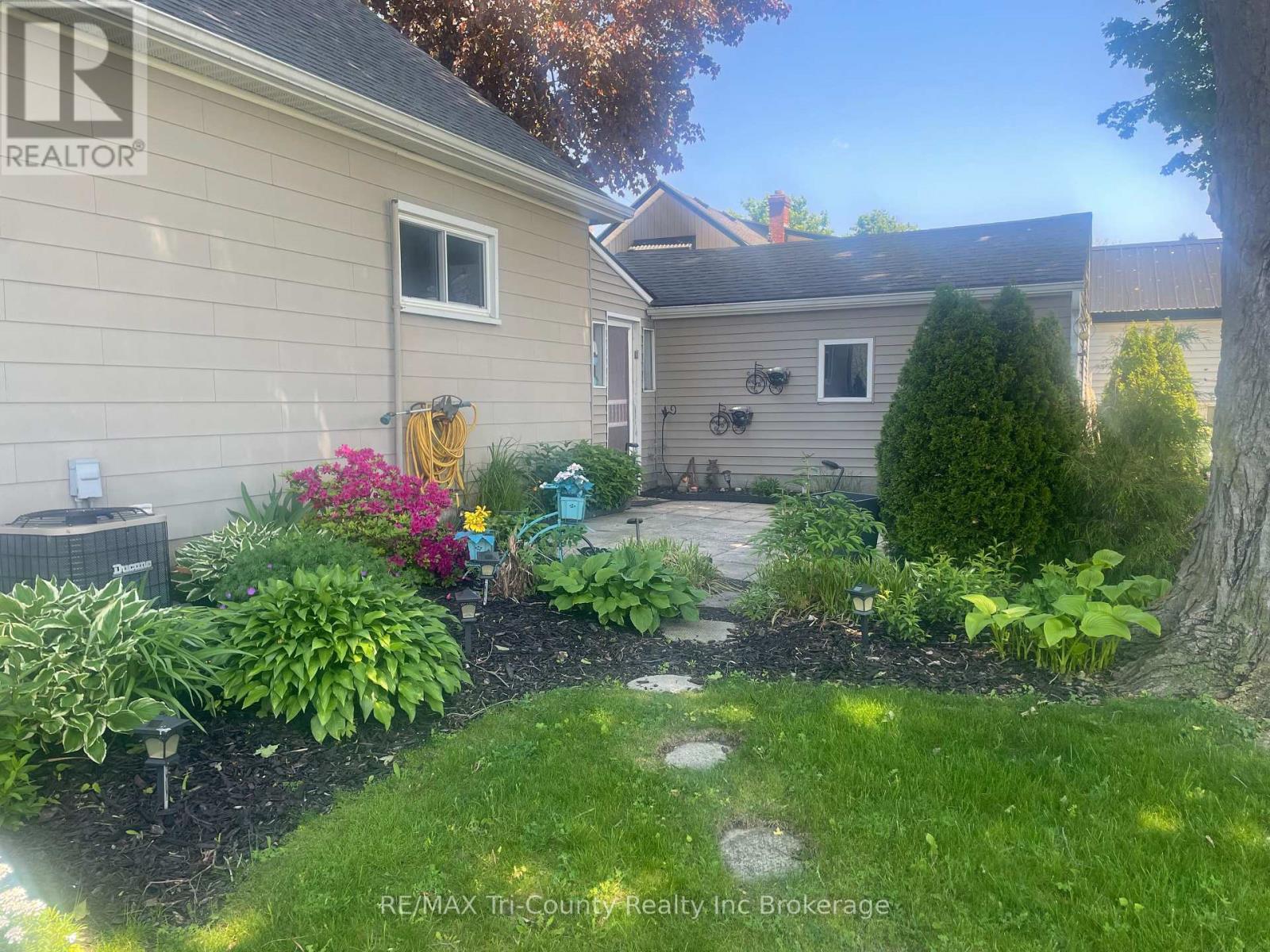 2-bedroom home for sale at 23 PINE STREET, Tillsonburg ON · photo 11 of 30