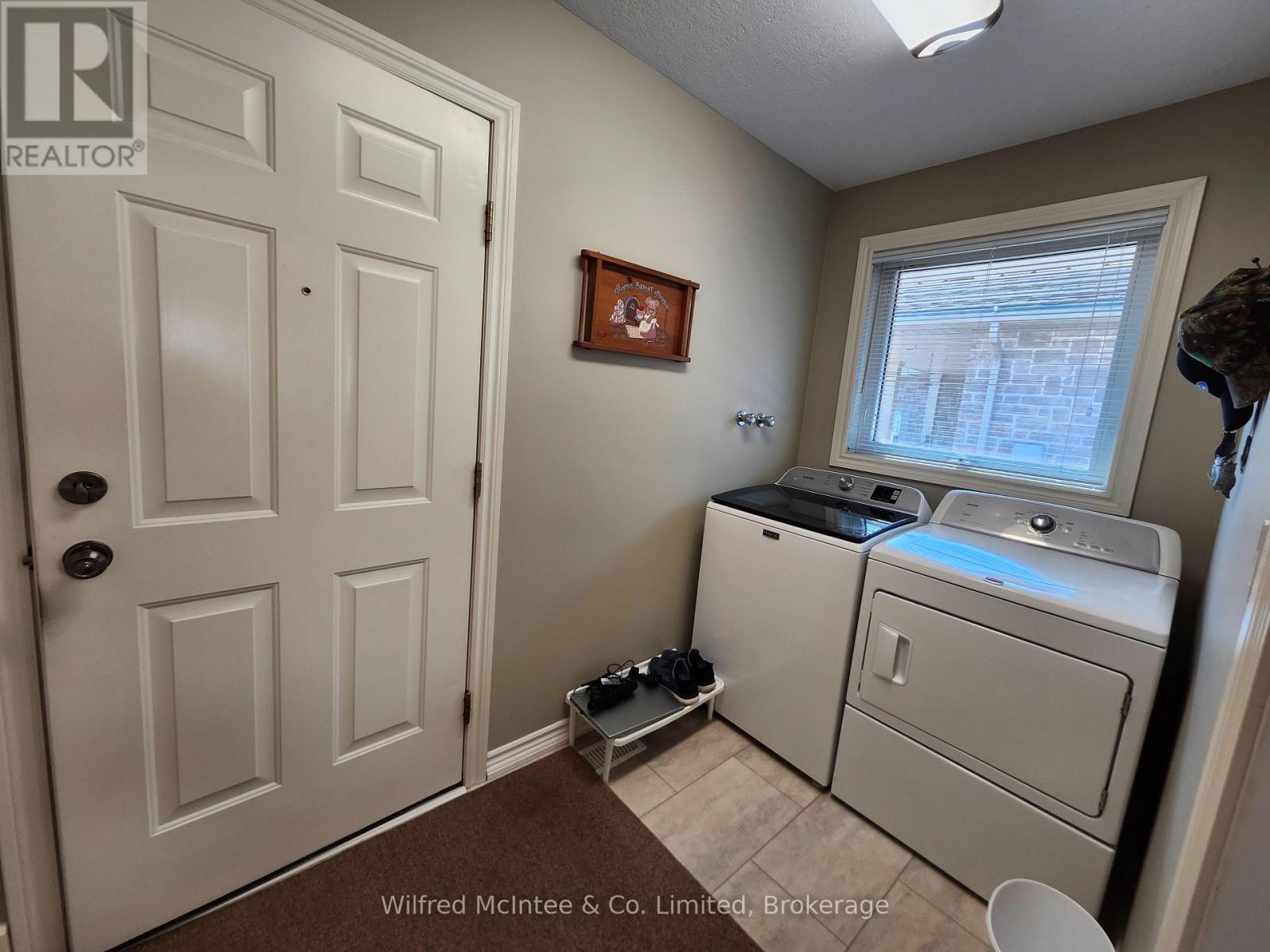 230 4TH STREET CRESCENT - 15