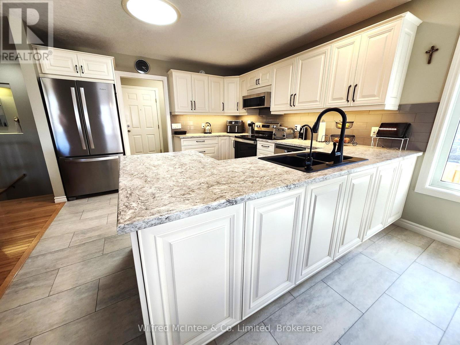 230 4TH STREET CRESCENT - Image 2