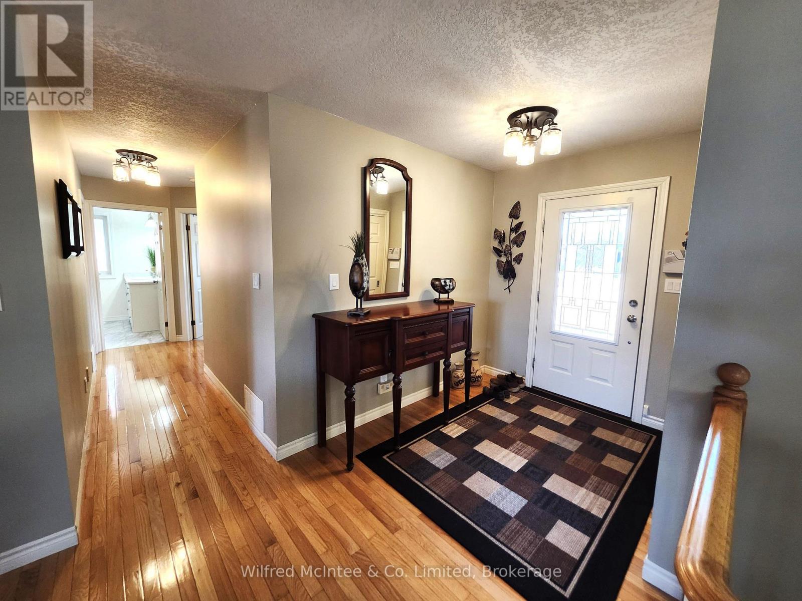 230 4TH STREET CRESCENT - 8