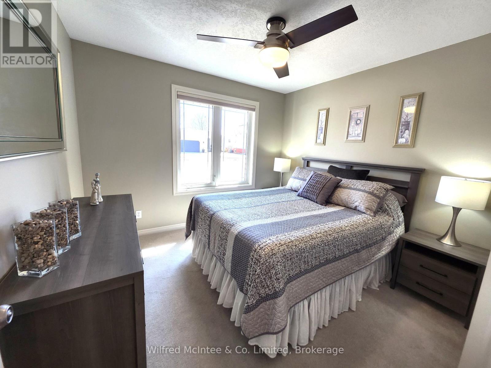 230 4TH STREET CRESCENT - 9
