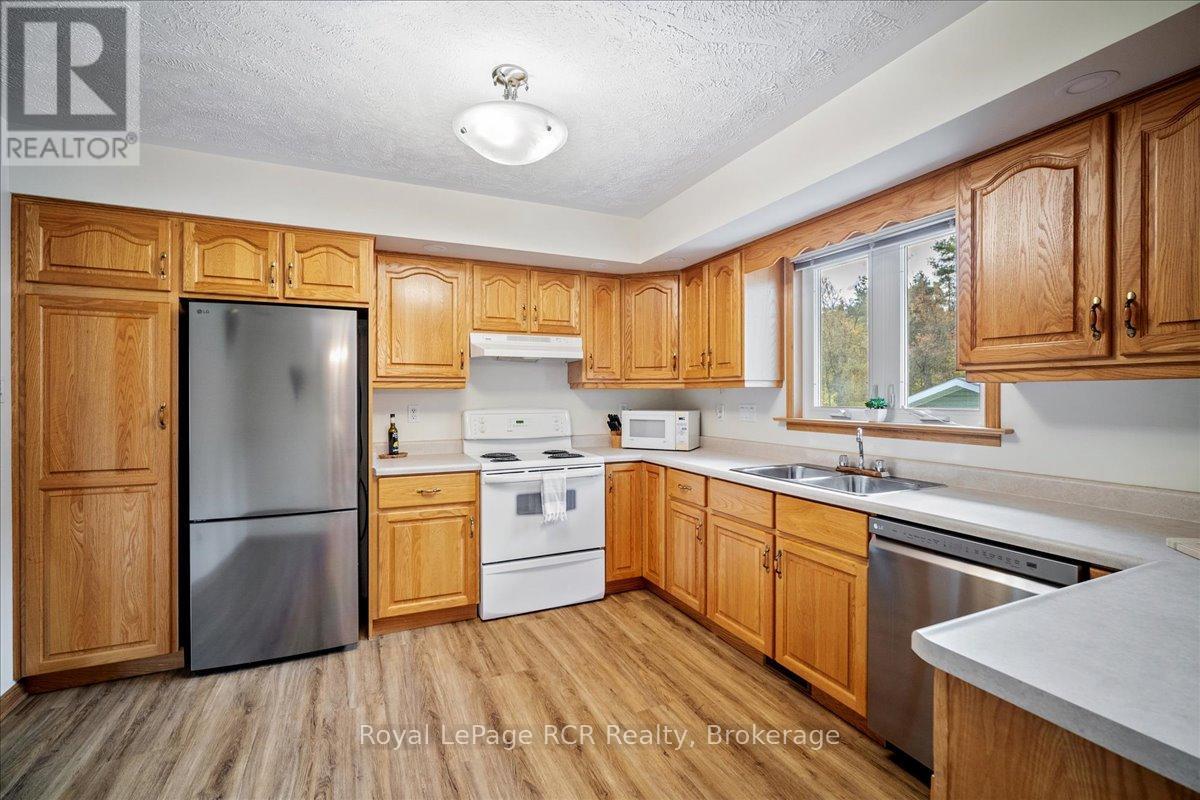 30 PINE TREE DRIVE - 13