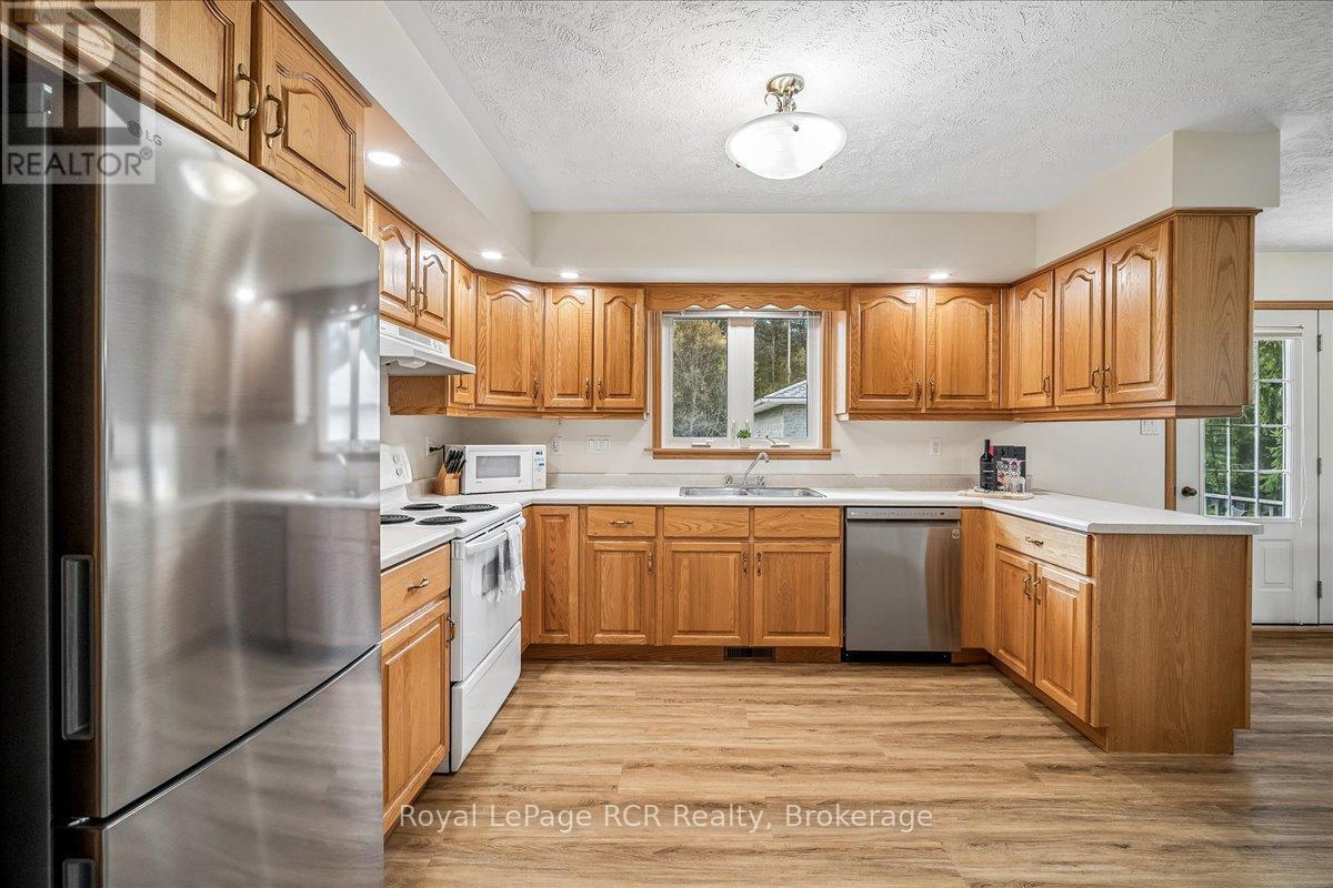 30 PINE TREE DRIVE - 14