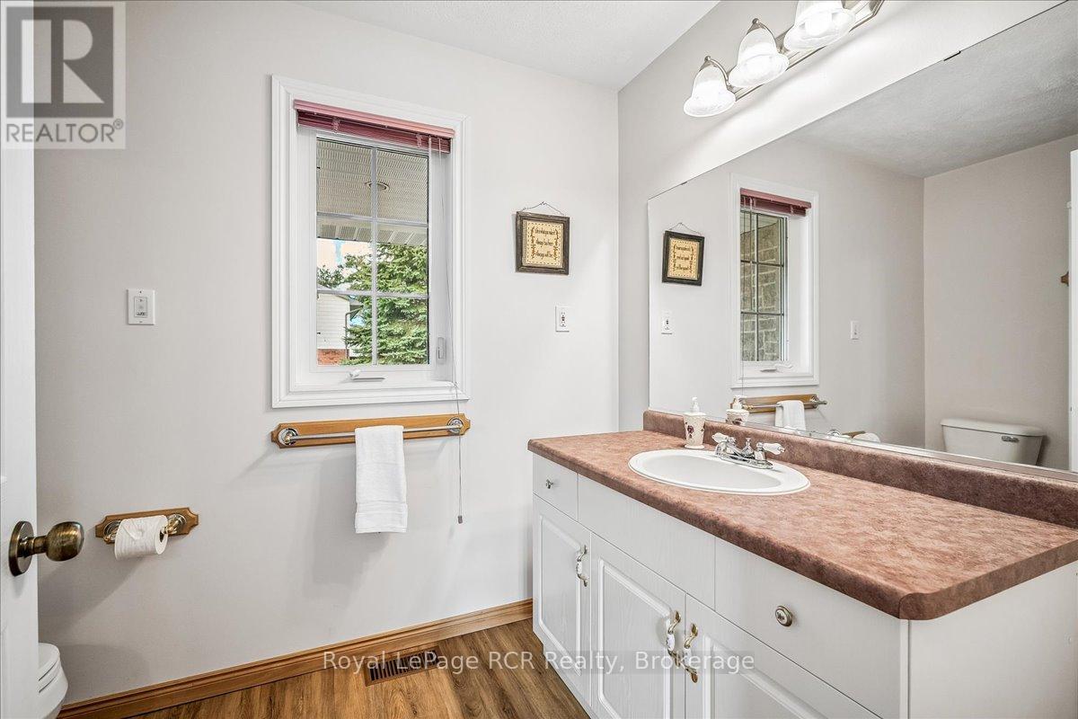 30 PINE TREE DRIVE - 18