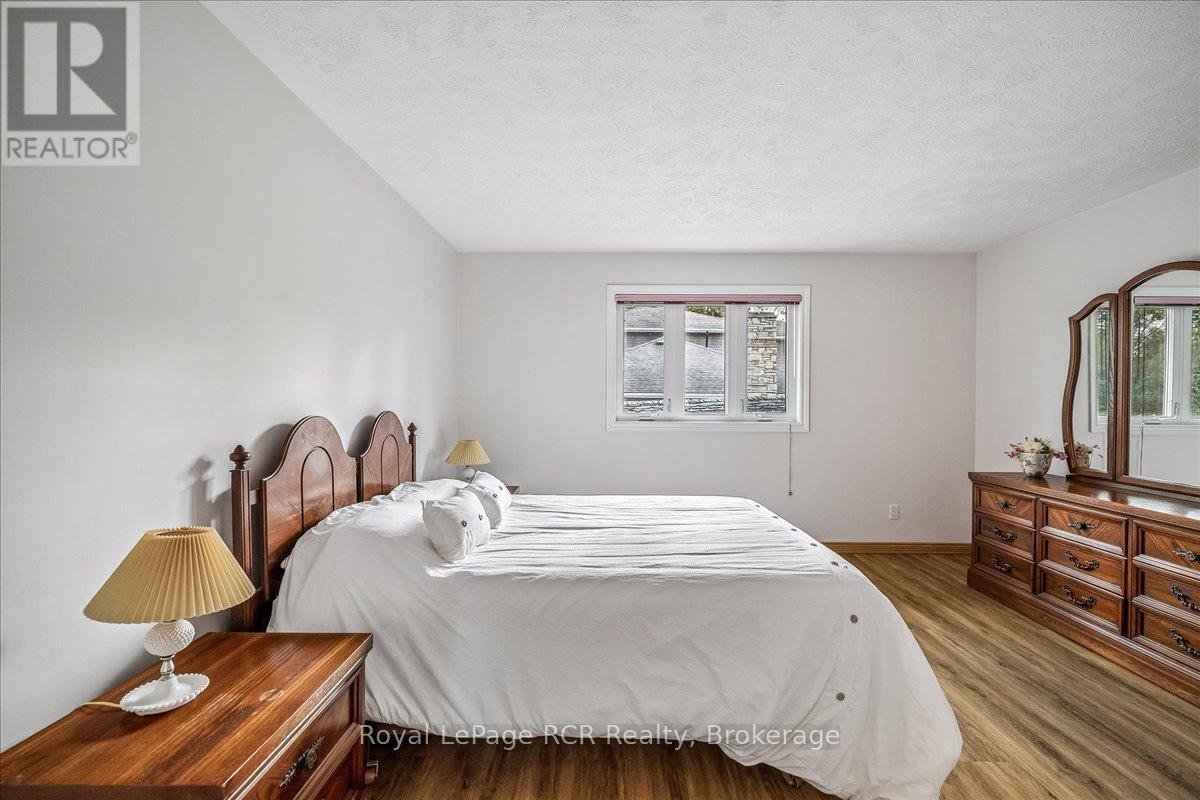 30 PINE TREE DRIVE - 19
