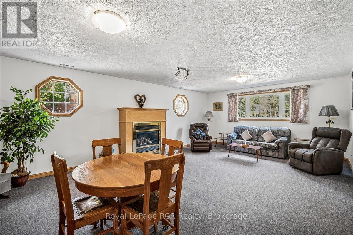 30 PINE TREE DRIVE - 23