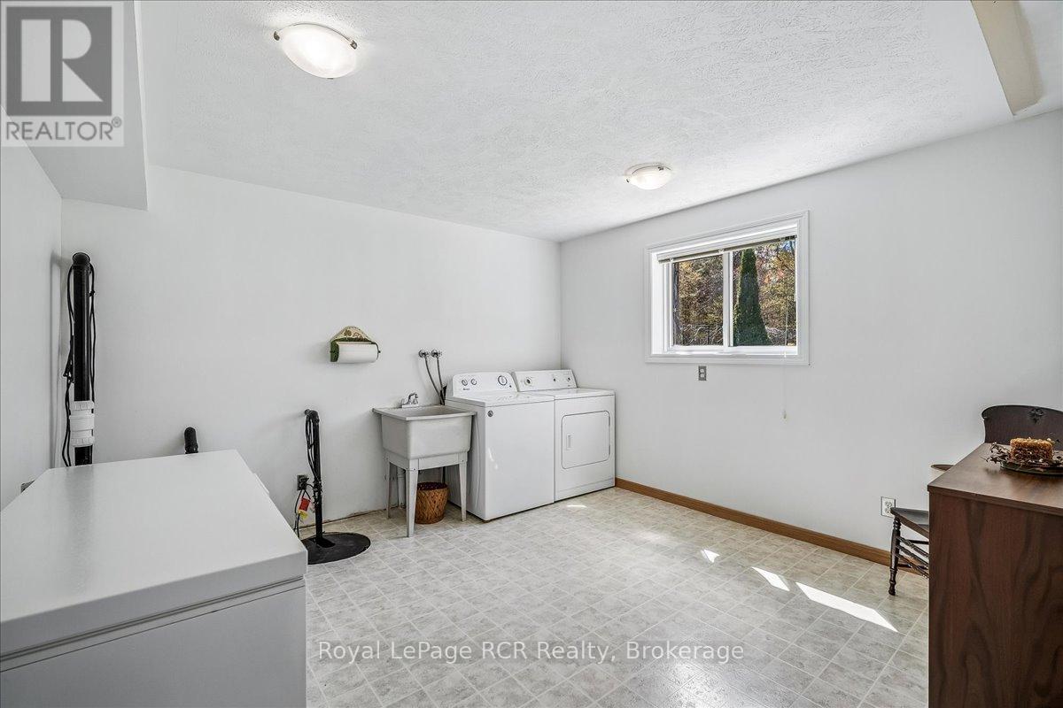 30 PINE TREE DRIVE - 25