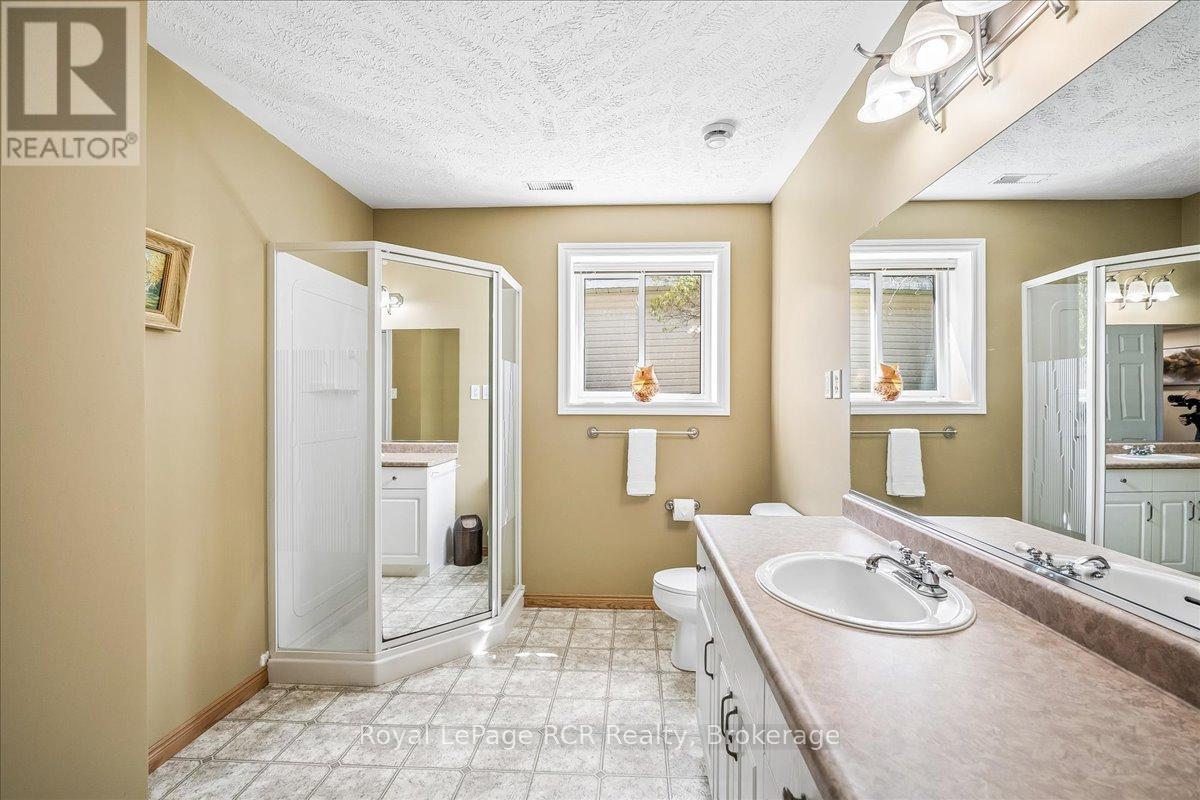 30 PINE TREE DRIVE - 26