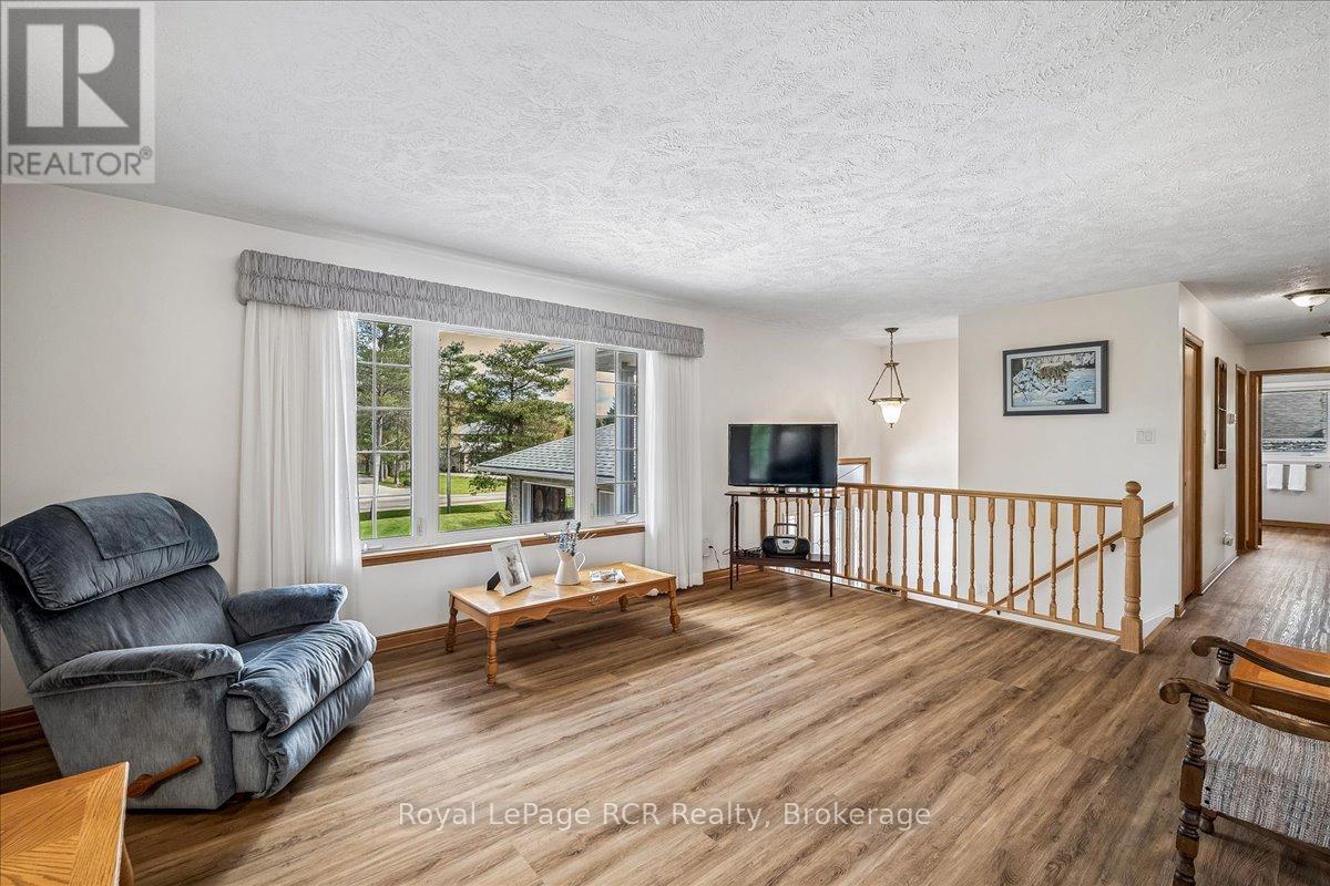 30 PINE TREE DRIVE - 6