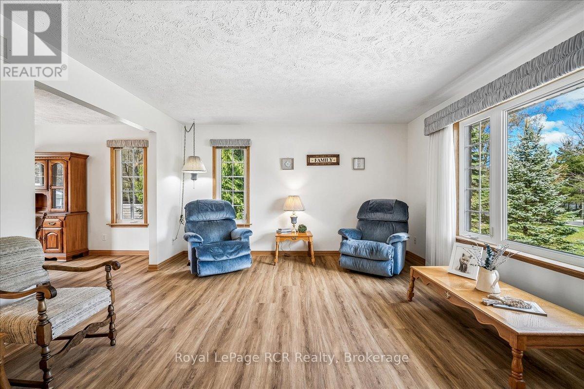 30 PINE TREE DRIVE - 8