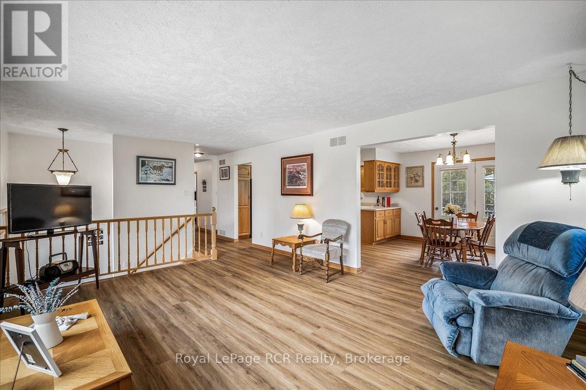 30 PINE TREE DRIVE - 9
