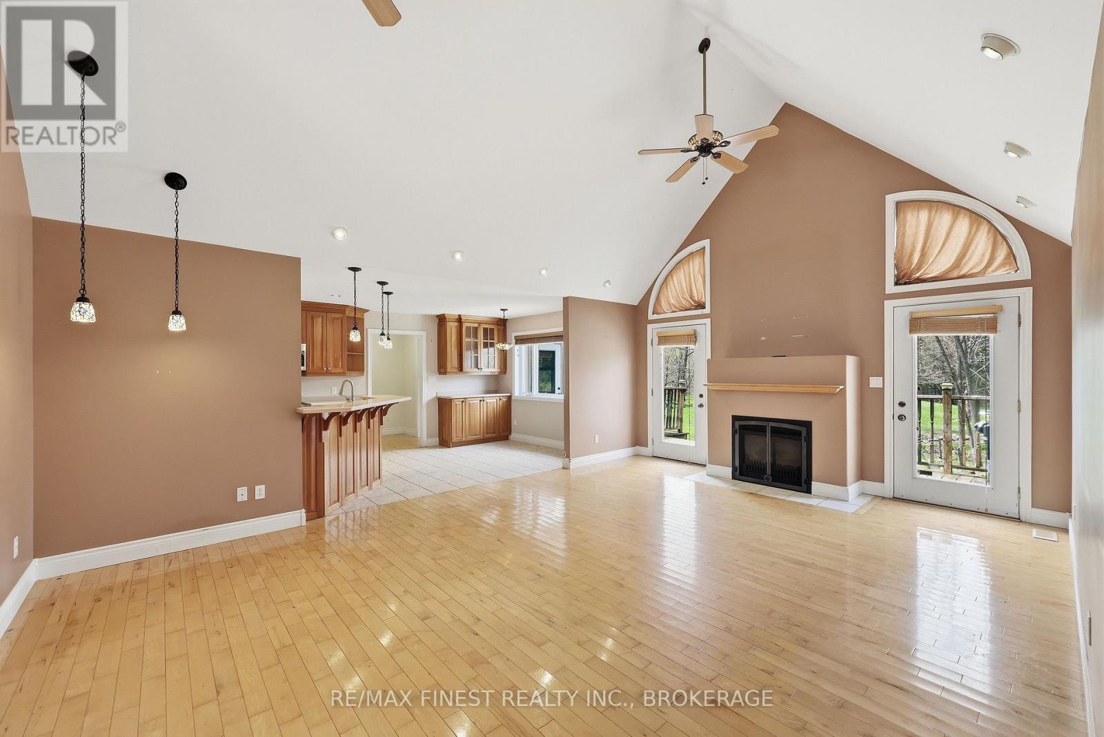 2926 LAKE ROAD - 11