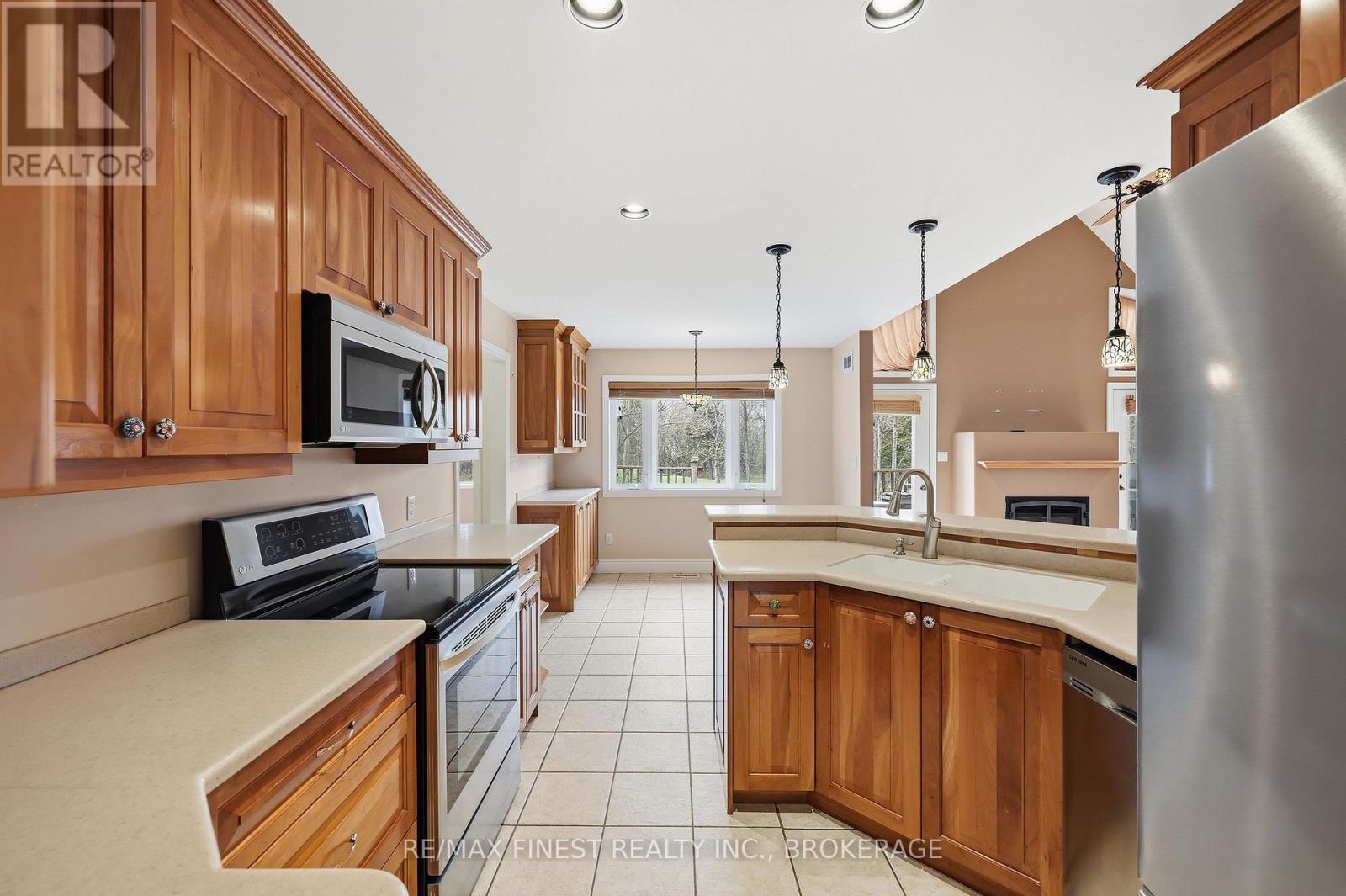 2926 LAKE ROAD - 14