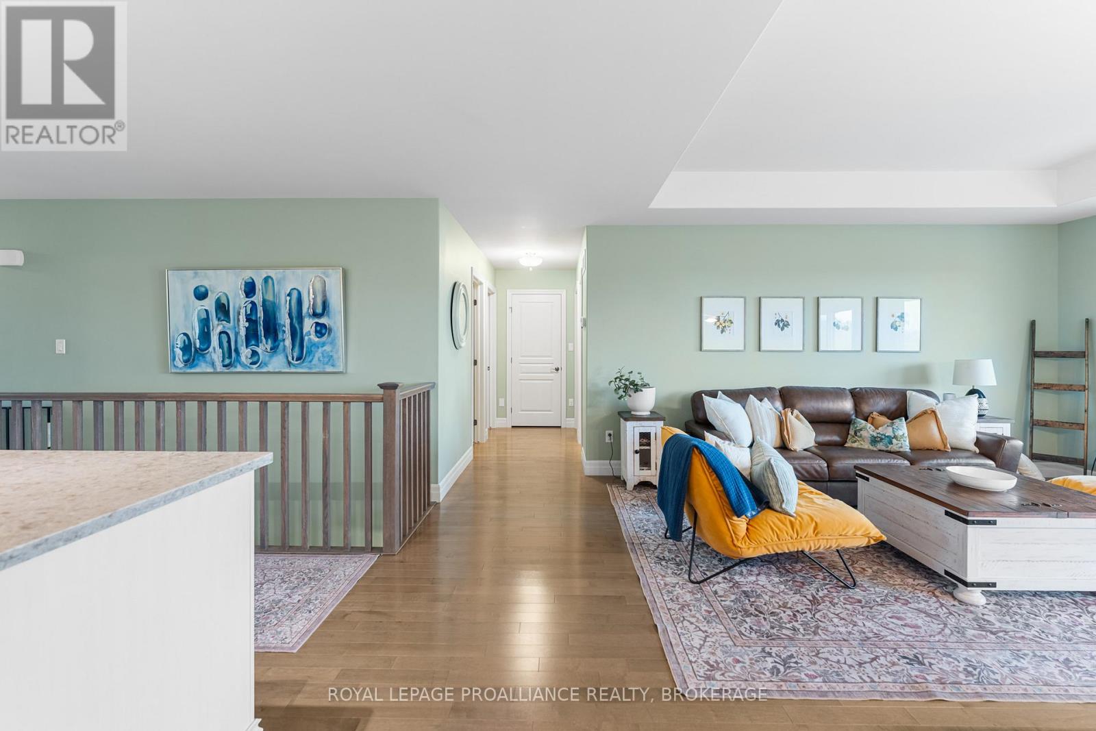89 HARTWOOD CRESCENT - 13