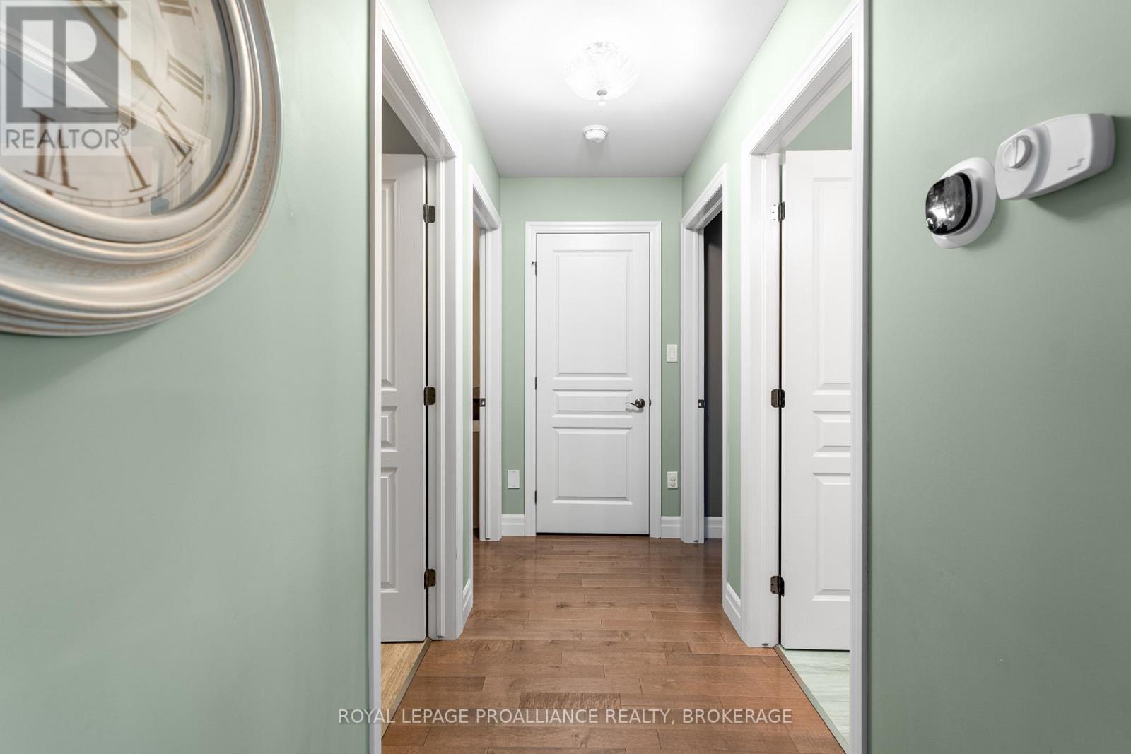 89 HARTWOOD CRESCENT - 14