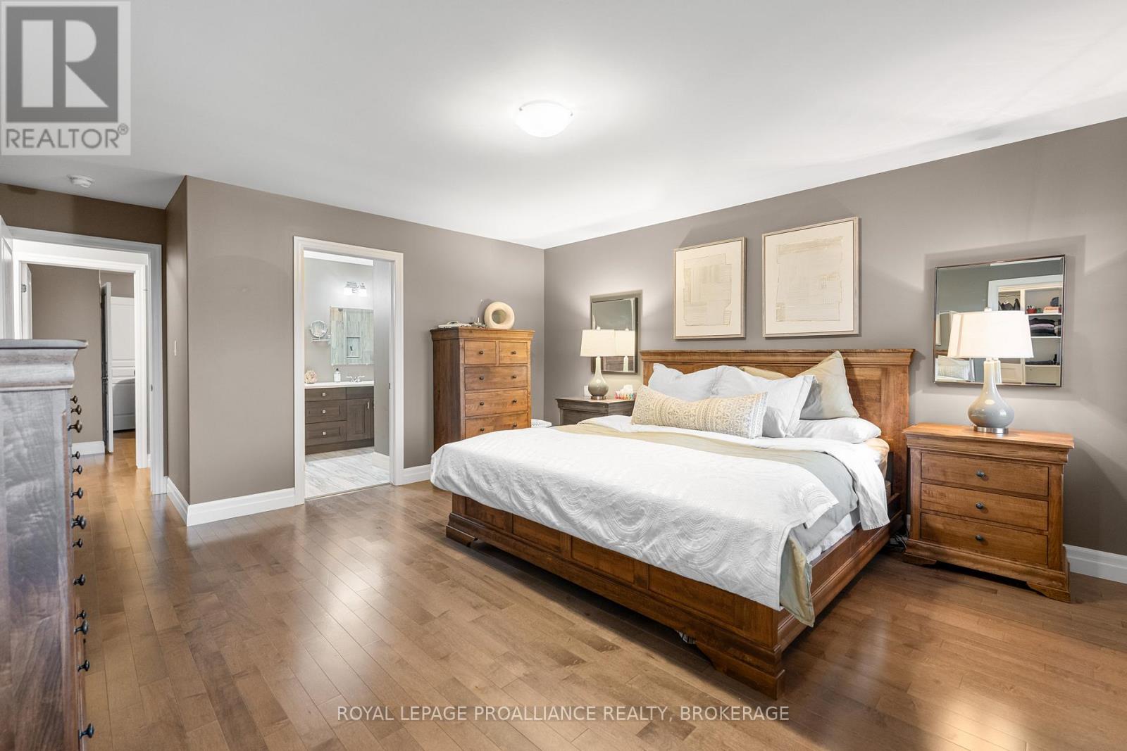 89 HARTWOOD CRESCENT - 18