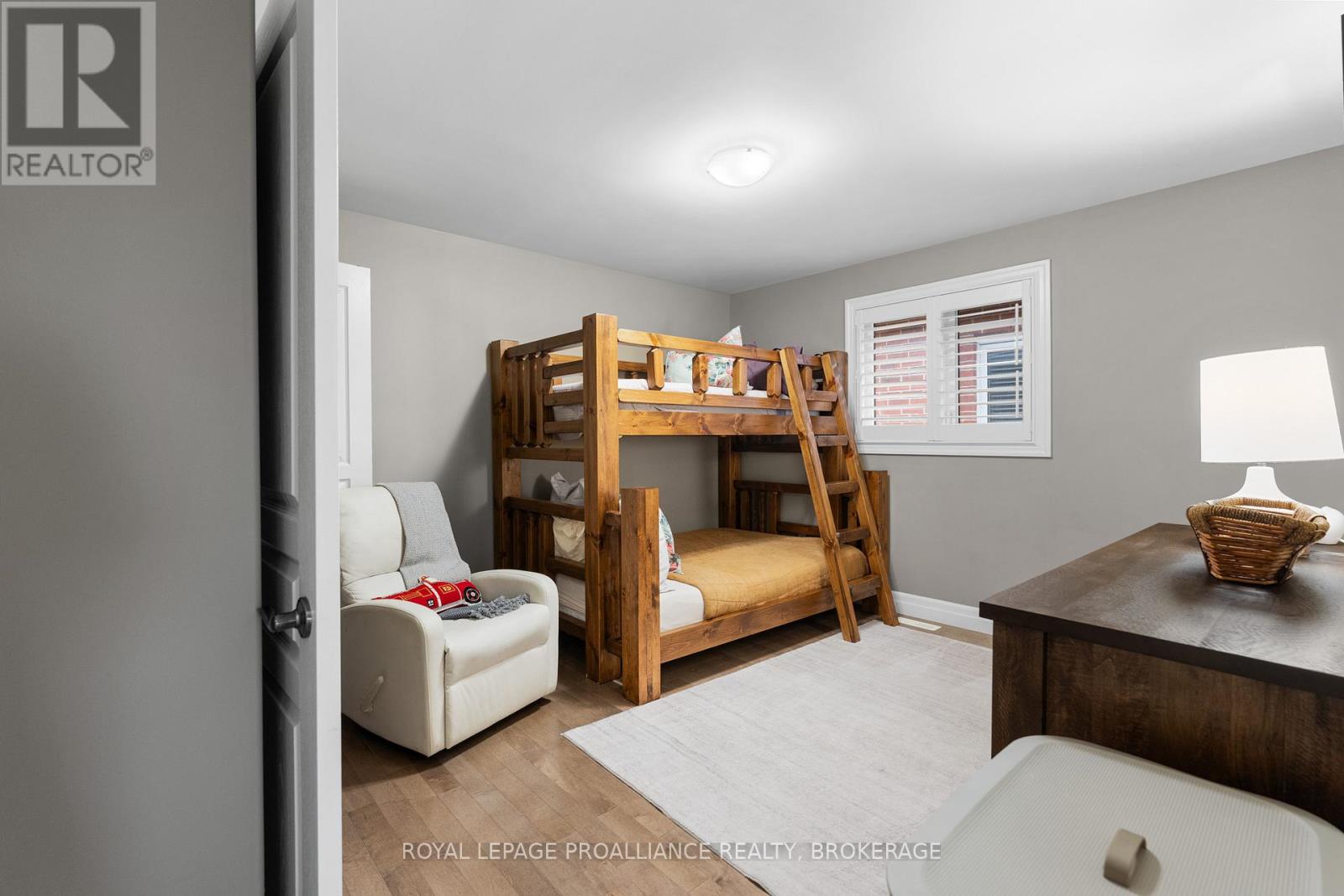 89 HARTWOOD CRESCENT - 21