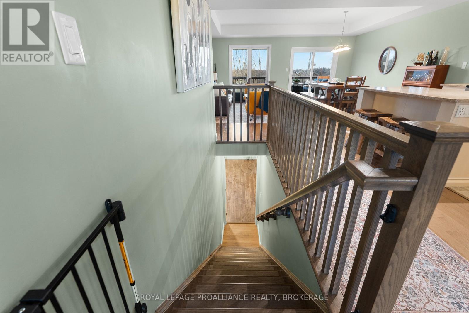 89 HARTWOOD CRESCENT - 29