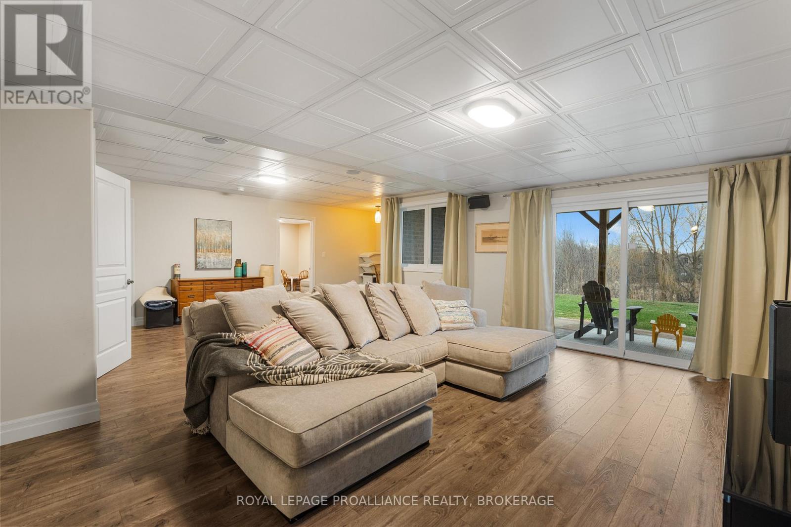 89 HARTWOOD CRESCENT - 31
