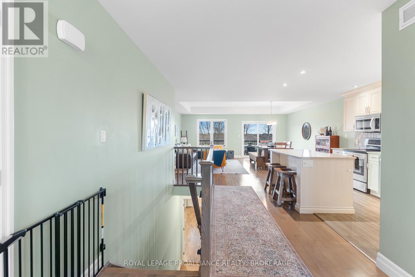 89 HARTWOOD CRESCENT - 4