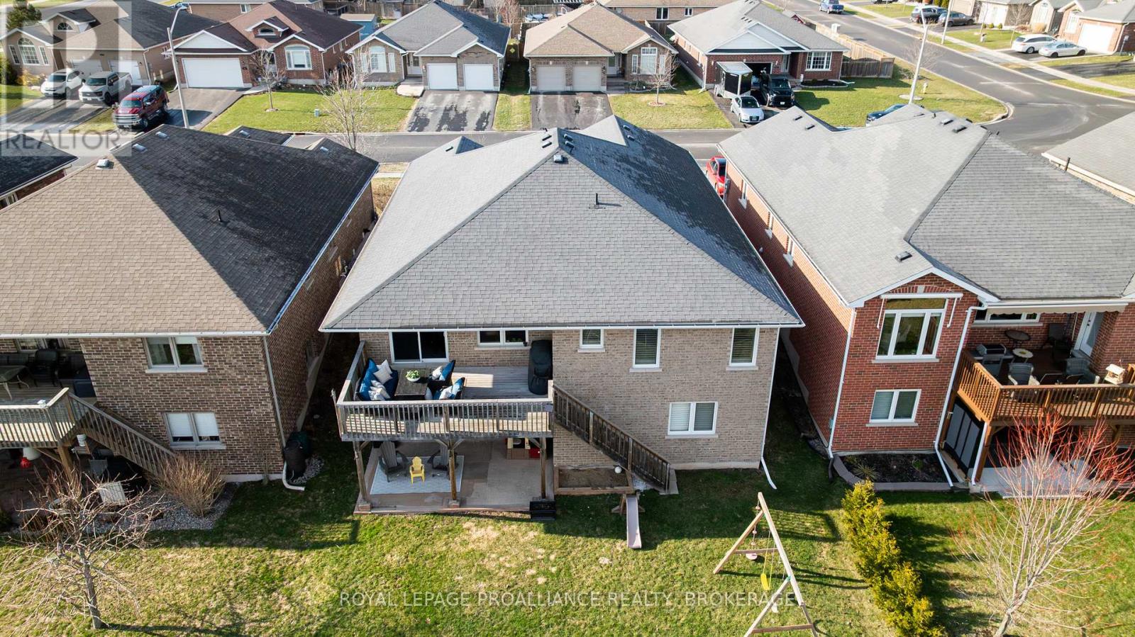89 HARTWOOD CRESCENT - 46