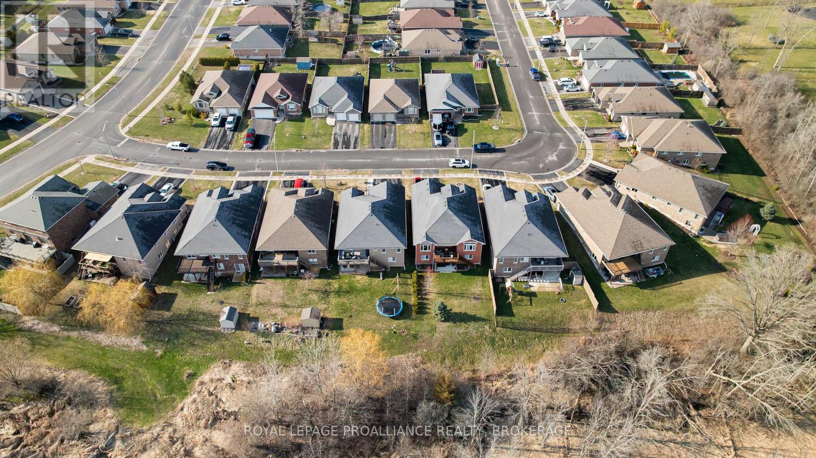 89 HARTWOOD CRESCENT - 47