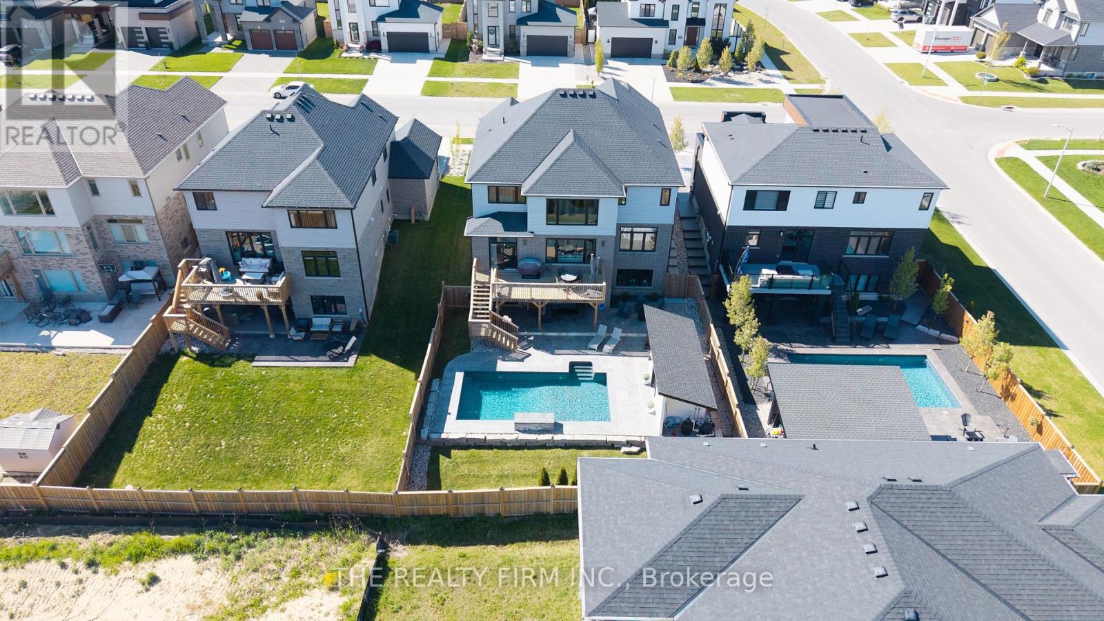 87 DAVENTRY WAY - 46