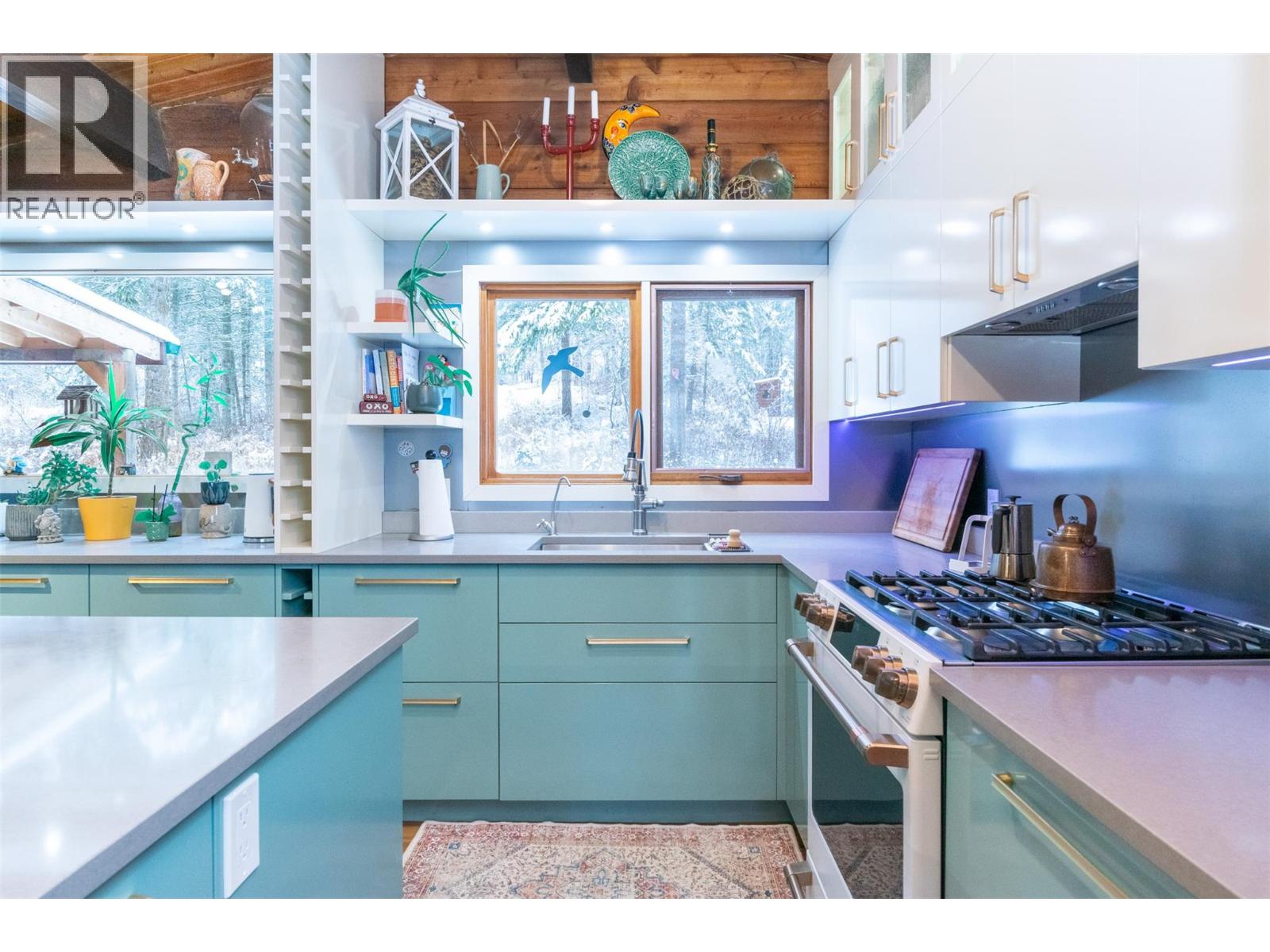 781 Gardom Lake Road - 12