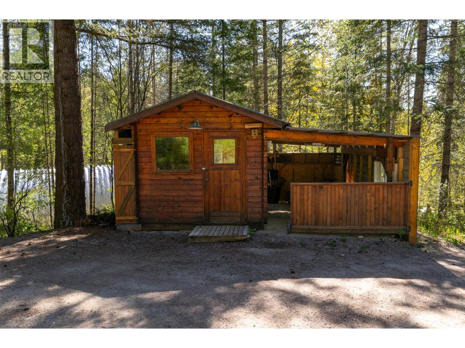 781 Gardom Lake Road - 62