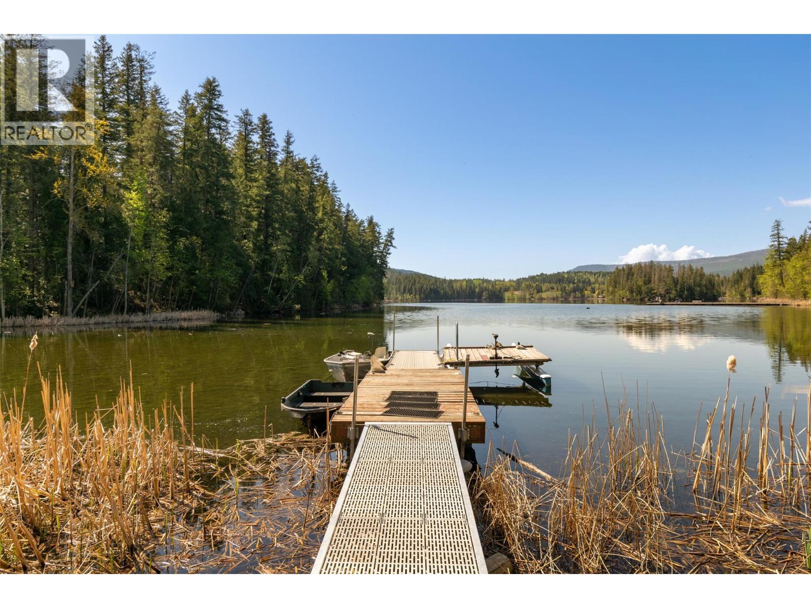 781 Gardom Lake Road - 7