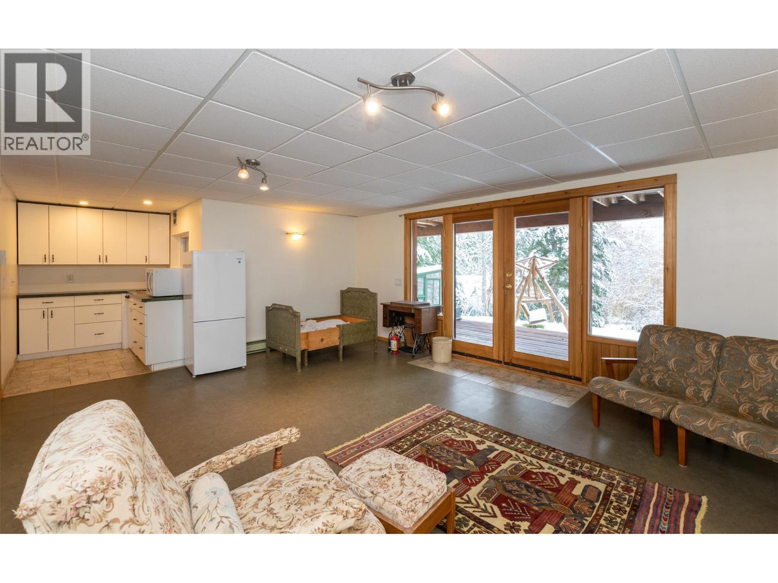 781 Gardom Lake Road - 40