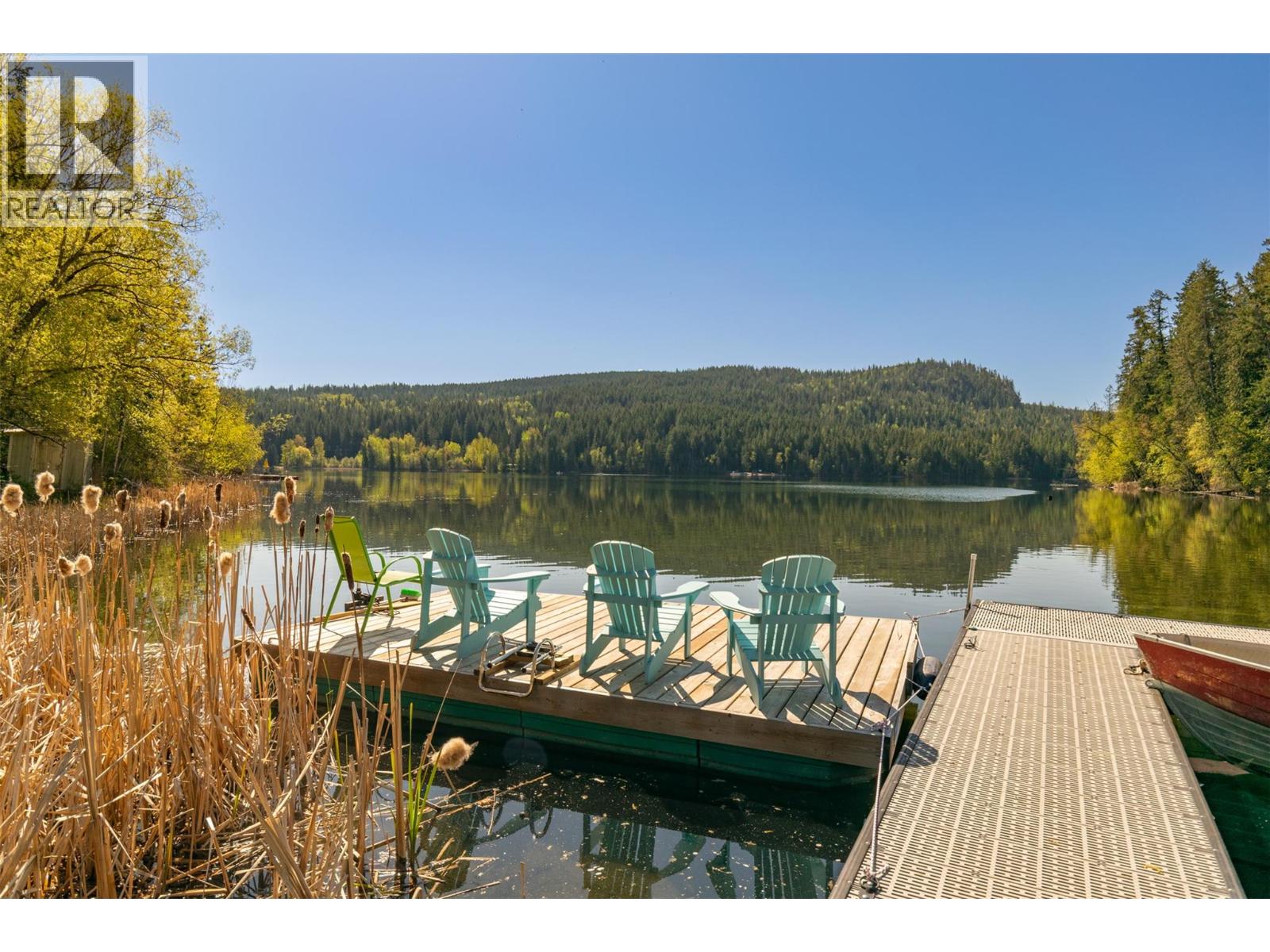 781 Gardom Lake Road - 8