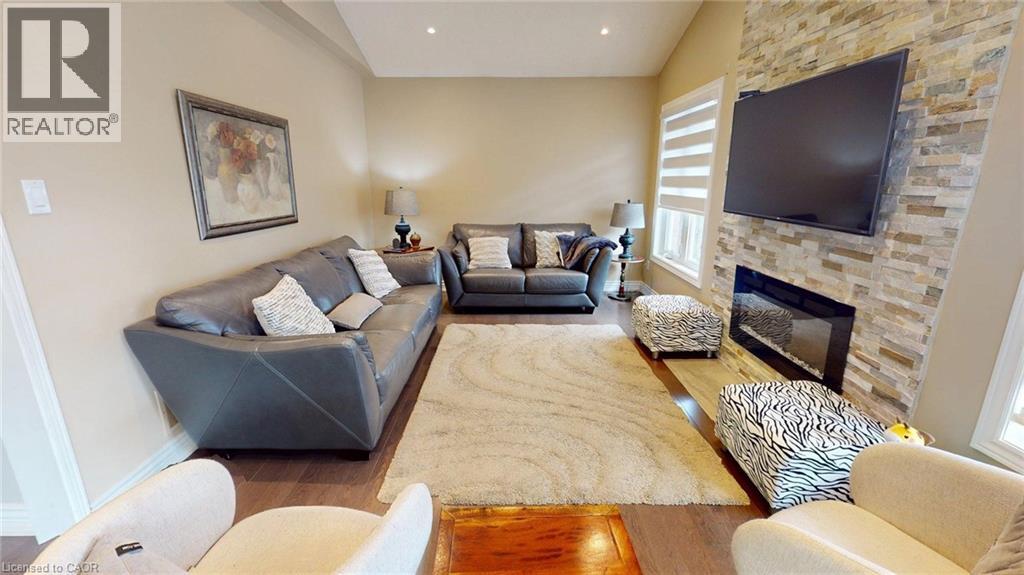 6466 LISGAR Drive - 7