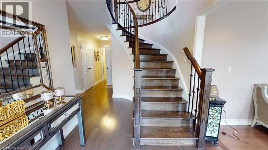 6466 LISGAR Drive - 3