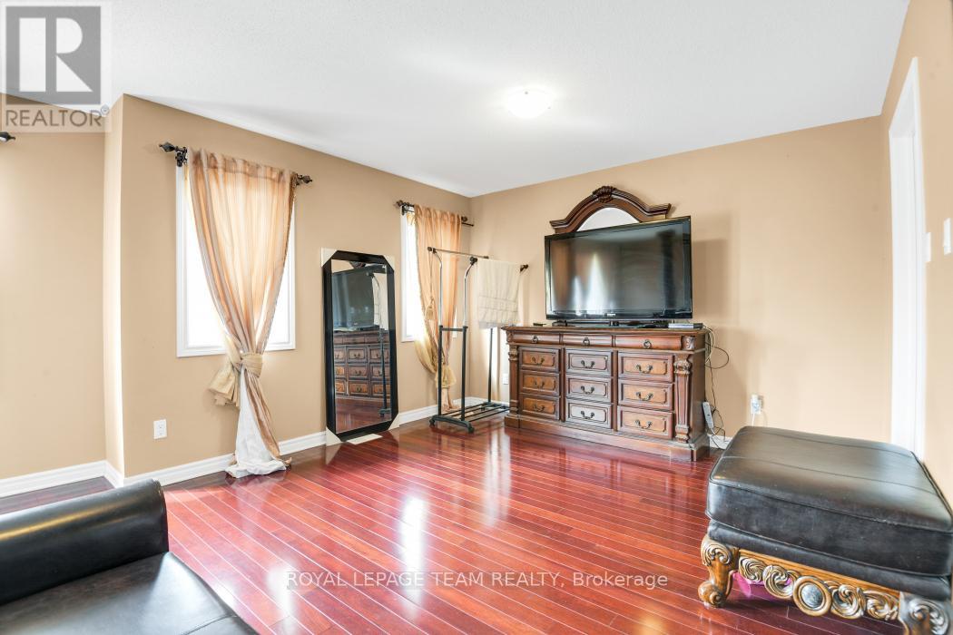 217 CLARIDGE DRIVE - 19
