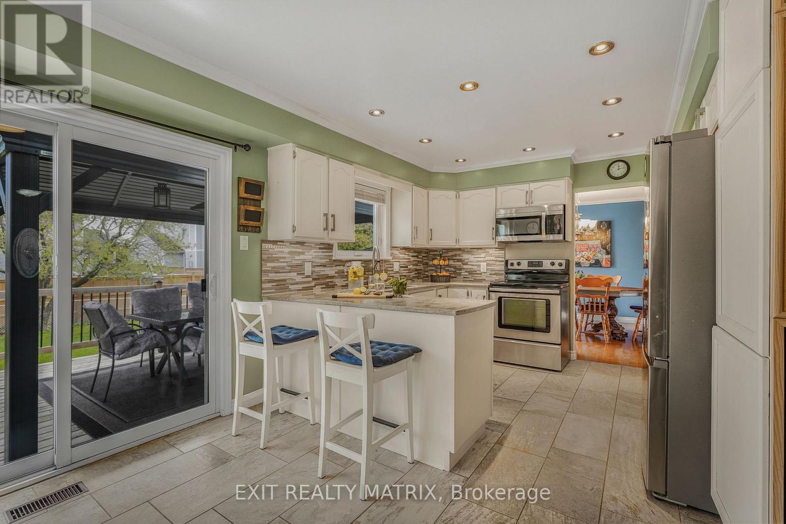 217 MACDOUGALL STREET - 11
