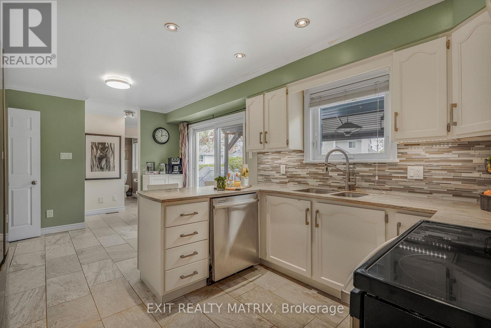 217 MACDOUGALL STREET - 13