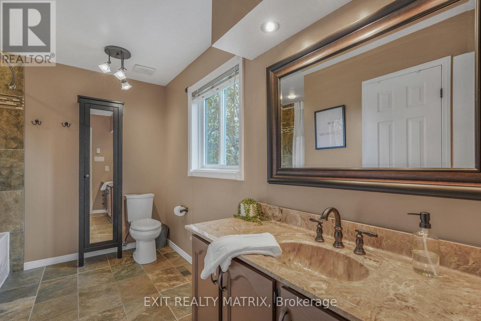 217 MACDOUGALL STREET - 21