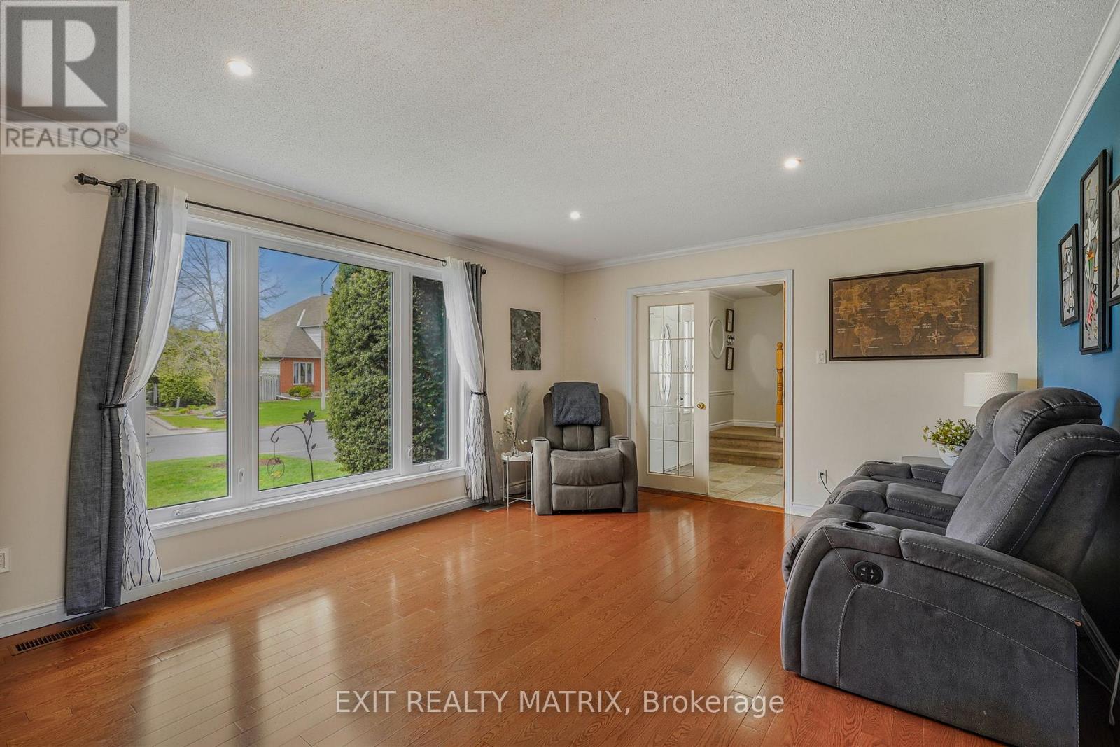 217 MACDOUGALL STREET - 8