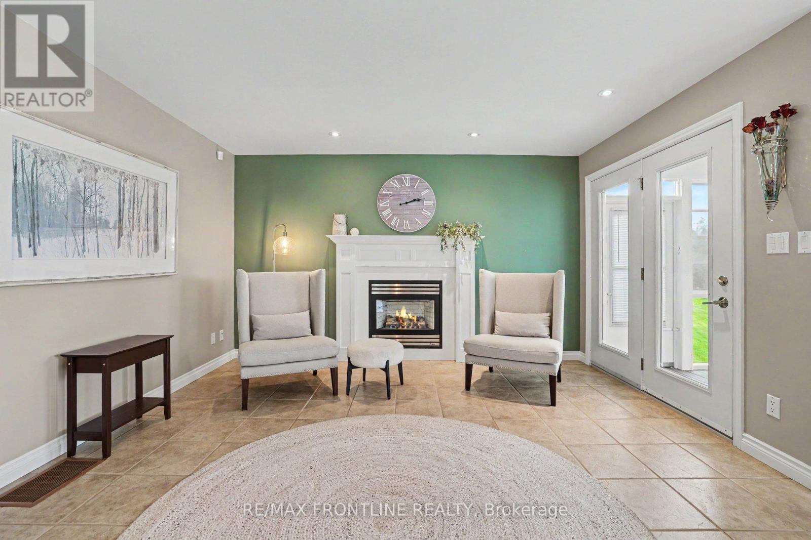146 ORCHARD CRESCENT - 18
